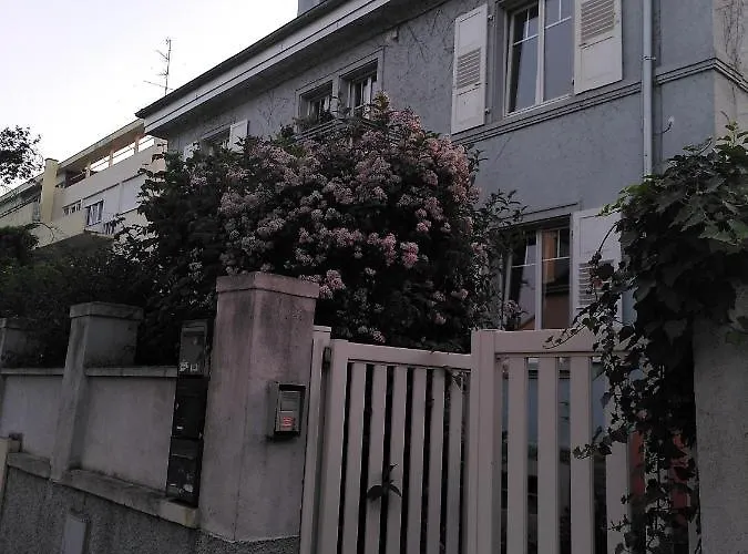 La Maison Bleue Апартаменты *